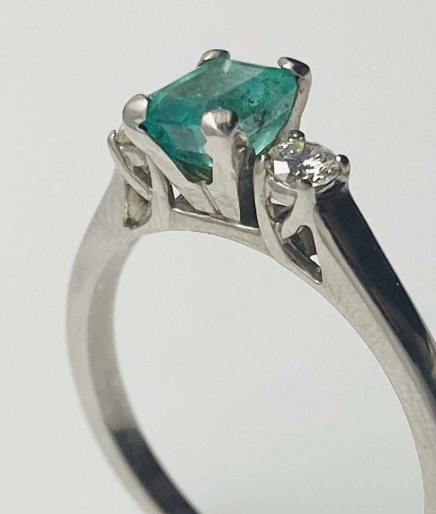 14kt White Gold 1.5ct Emerald & .15ctw Diamond Vintage Ring