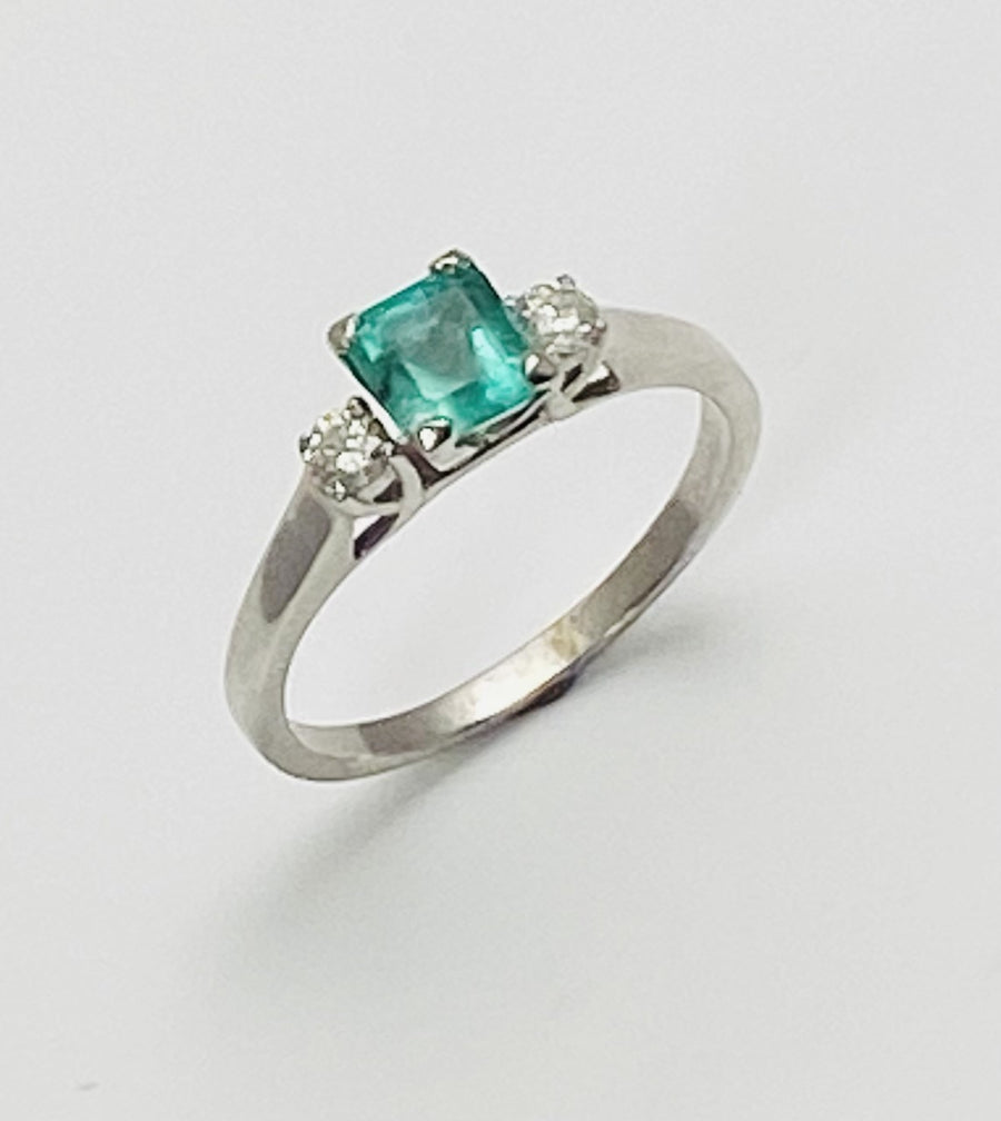 14kt White Gold 1.5ct Emerald & .15ctw Diamond Vintage Ring