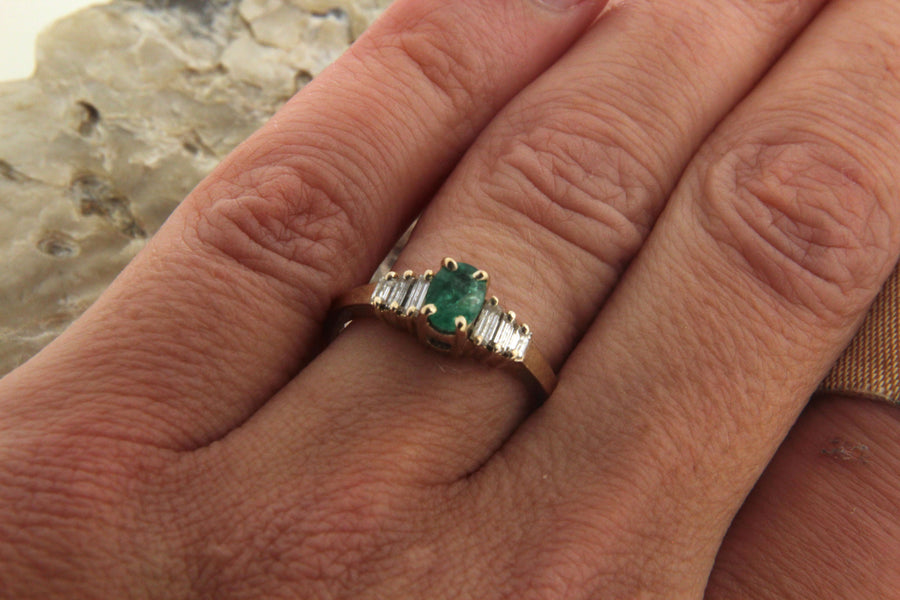 14kt Yellow Gold .40ctw Diamond & .50ct Emerald Vintage Ring