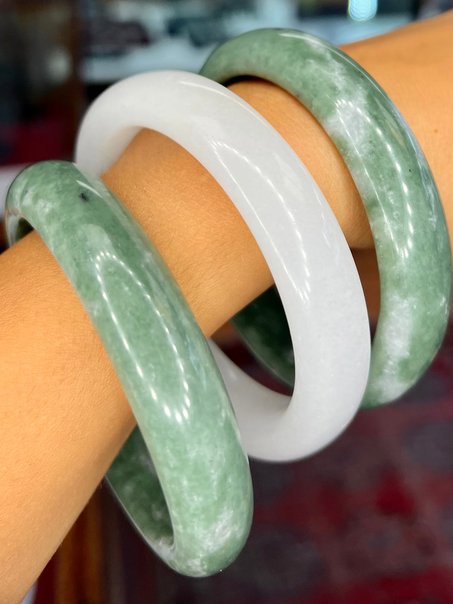 Natural Jade Bangle, Smooth Green Stone Slip-On Bracelet / Natural Stone Bangle