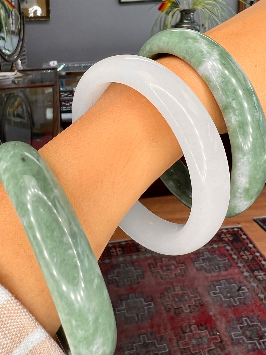 Natural Jade Bangle Smooth Green Stone Slip-On Bracelet Natural Stone Bangle /Jade to protect and heal the body /pure