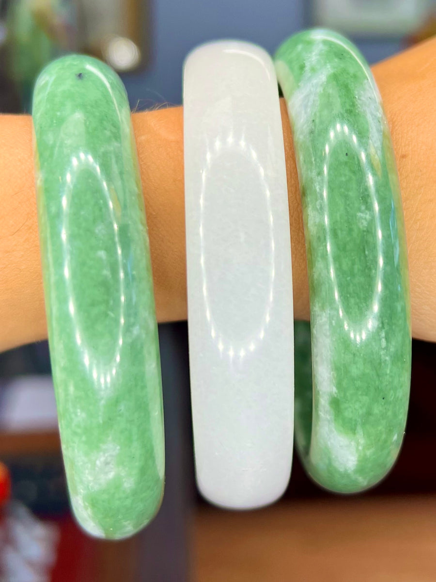 Natural Jade Bangle, Smooth Green Stone Slip-On Bracelet / Natural Stone Bangle