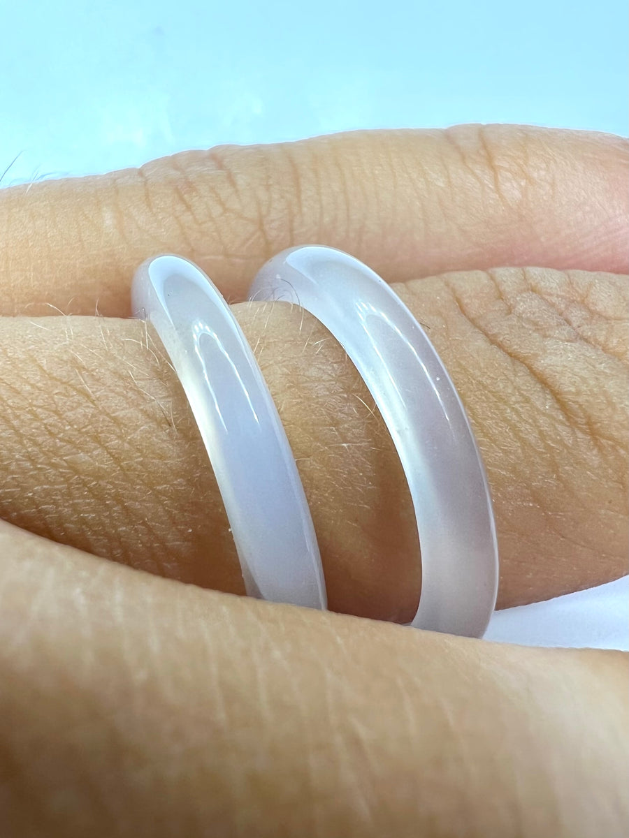 3mm wide Clear White Agate Stone Ring / Minimalist Band / Natural Stone Ring / Unisex Band