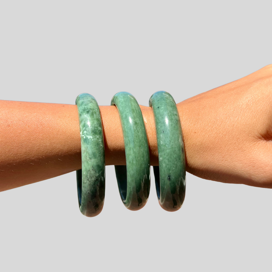 Natural Jade Bangle Smooth Green Stone Slip-On Bracelet Natural Stone Bangle /Jade to protect and heal the body /pure