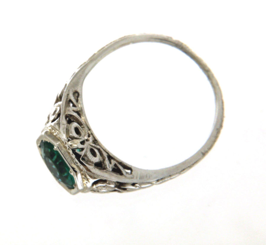 18k White Gold Filigree Vintage Mounting with Synthetic Emerald Center Stone