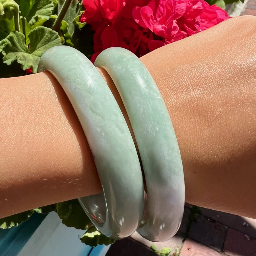 Natural Jade Bangle Smooth Green Stone Slip-On Bracelet Natural Stone Bangle /Jade to protect and heal the body /pure